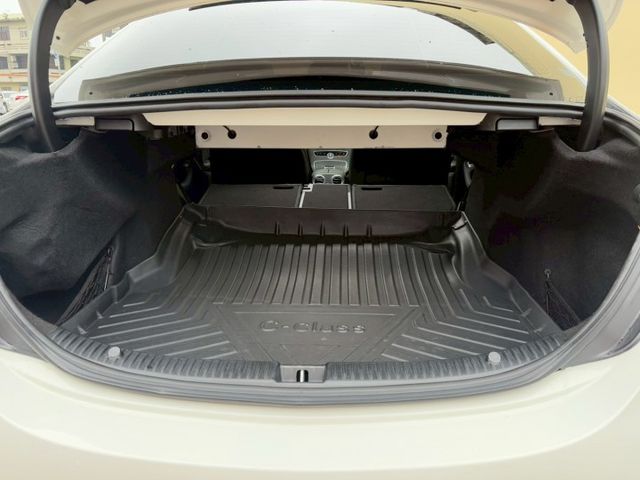 C-CLASS SEDAN W205  第10張相片