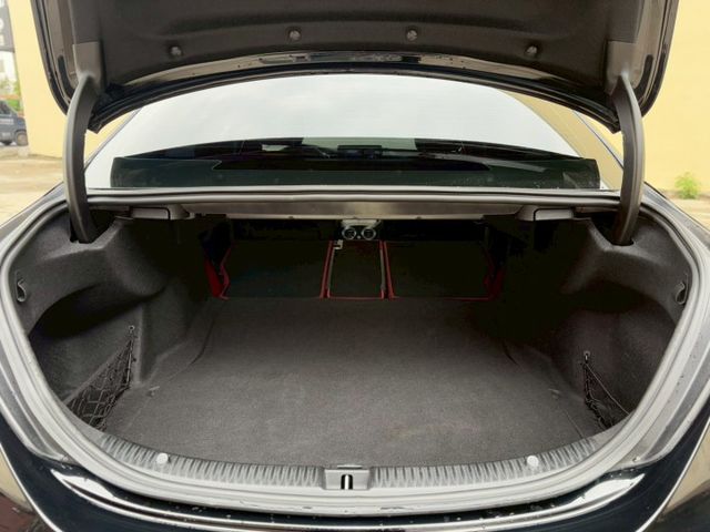 C-CLASS SEDAN W205  第10張相片