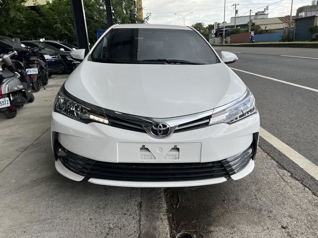 TOYOTA豐田 ALTIS  第2張相片