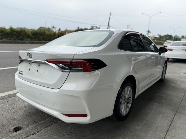 TOYOTA豐田 ALTIS  第3張相片