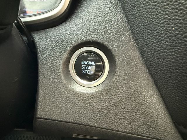 TOYOTA豐田 ALTIS  第6張相片