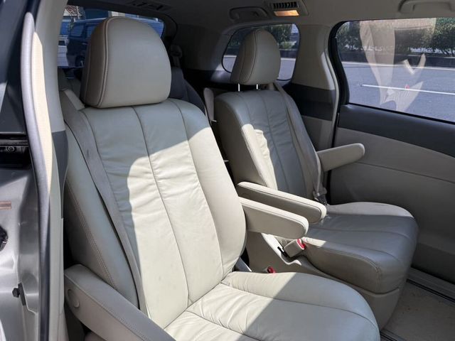 TOYOTA豐田 PREVIA  第7張相片