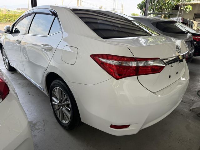 TOYOTA豐田 ALTIS  第2張相片