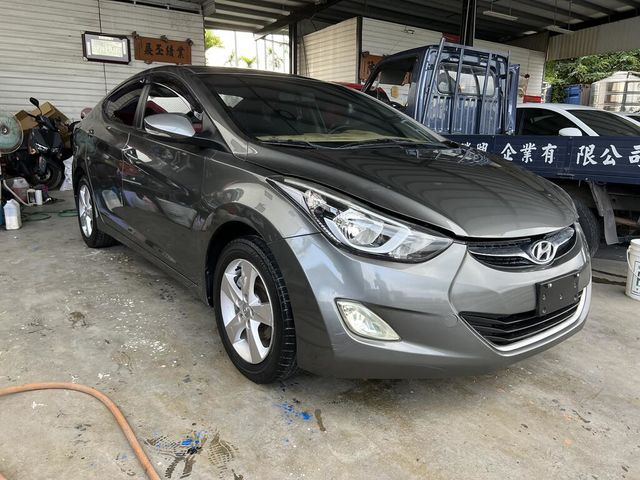 HYUNDAI現代 ELANTRA  第1張相片
