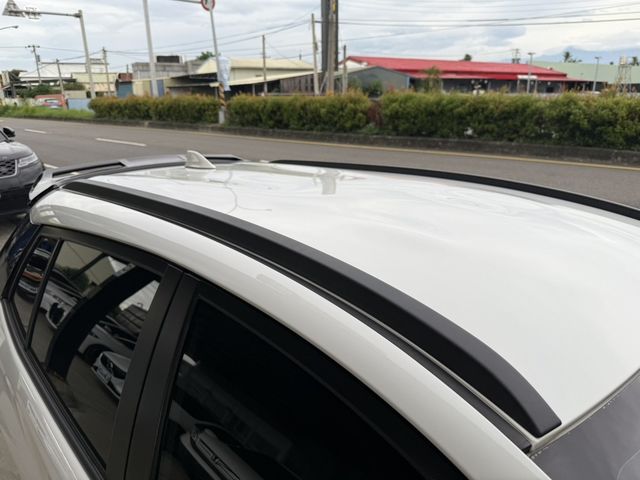 TOYOTA豐田 YARIS CROSSOVER  第18張相片