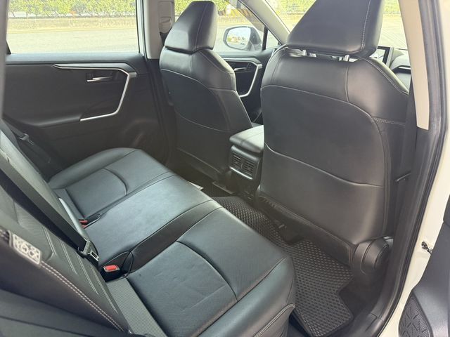 TOYOTA豐田 RAV4  第4張相片