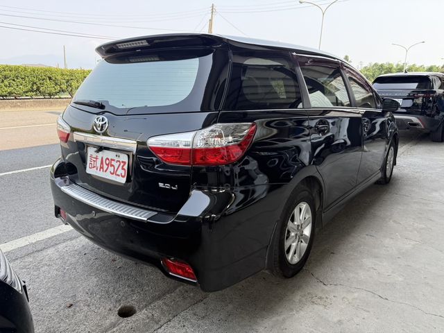 TOYOTA豐田 WISH  第3張相片