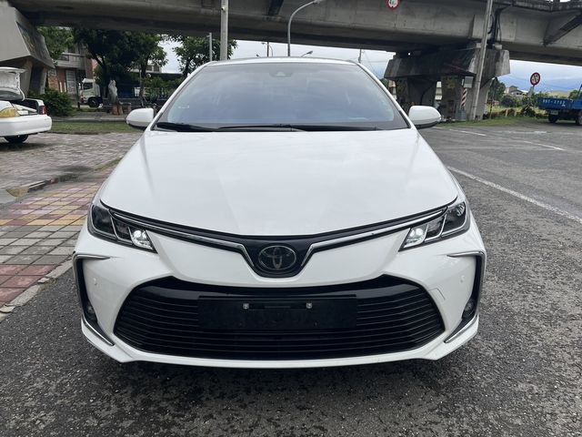TOYOTA豐田 ALTIS  第2張相片
