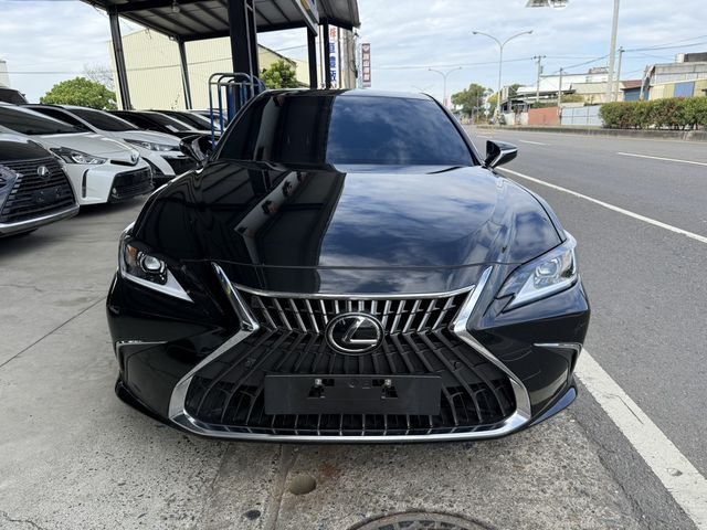 LEXUS凌志 ES300H  第1張相片