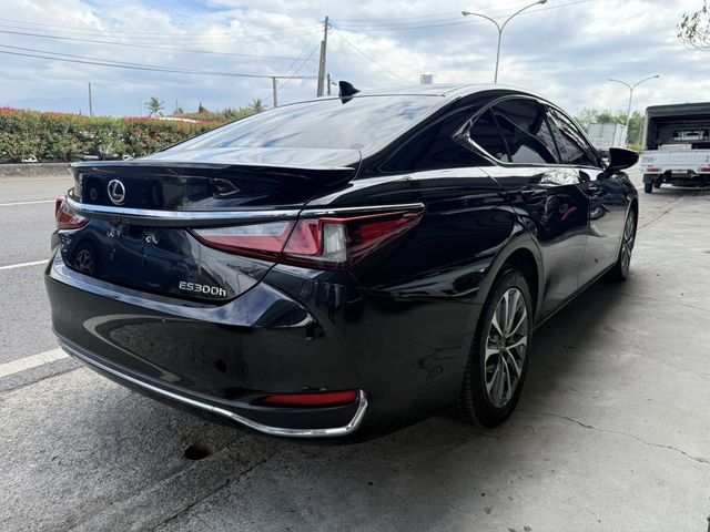 LEXUS凌志 ES300H  第6張相片