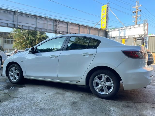 MAZDA馬自達 MAZDA 3  第3張相片