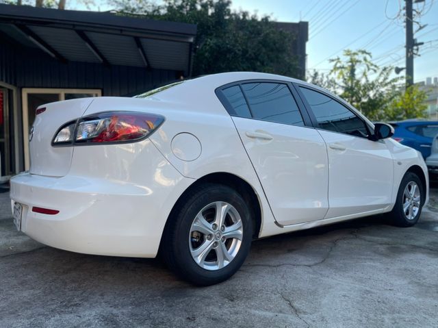 MAZDA馬自達 MAZDA 3  第4張相片