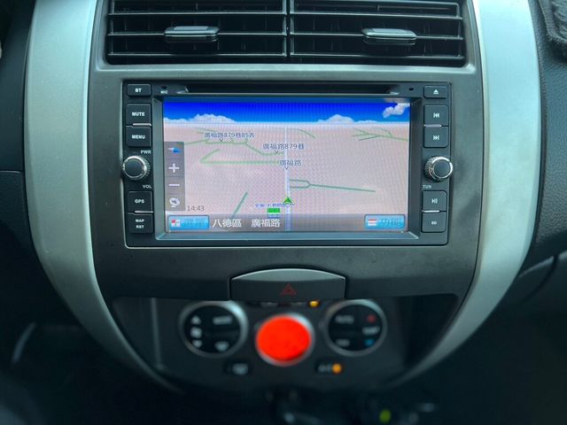 NISSAN日產 LIVINA  第10張相片