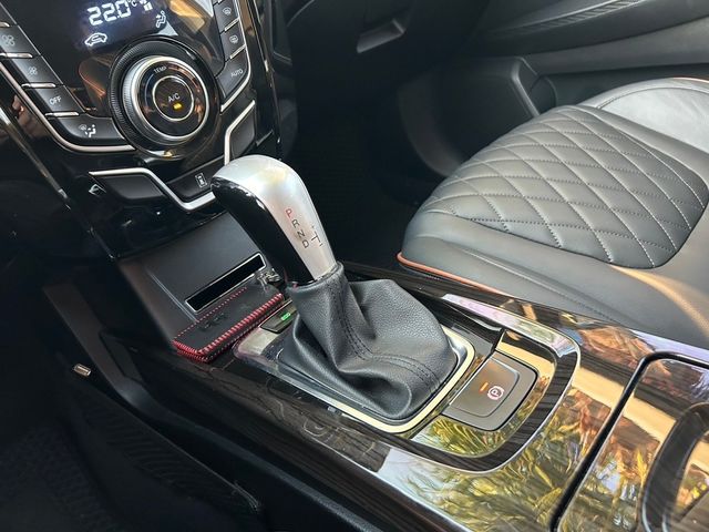 LUXGEN納智捷 U6 TURBO  第16張相片