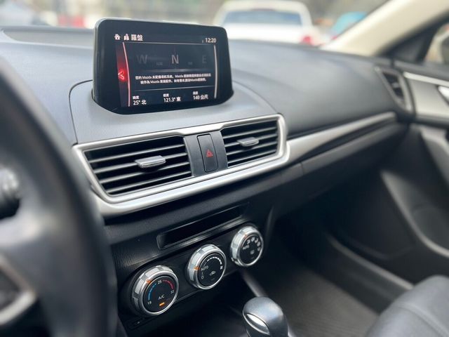 MAZDA馬自達 MAZDA 3  第13張相片