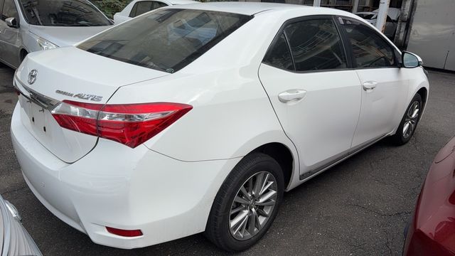 TOYOTA豐田 ALTIS  第3張相片