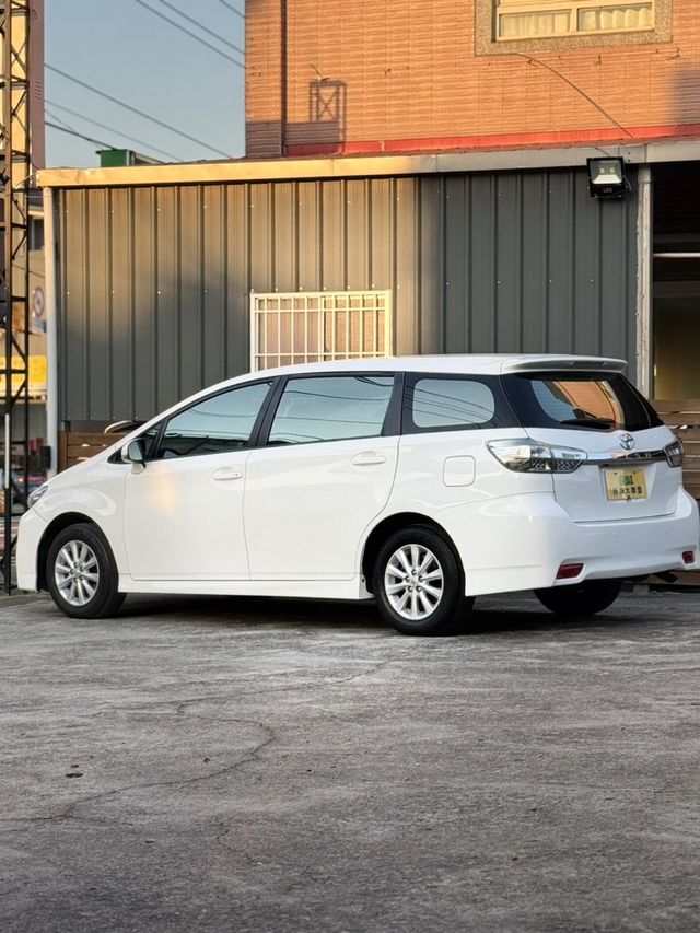 TOYOTA豐田 WISH  第3張相片