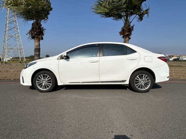 TOYOTA豐田 ALTIS  第2張相片