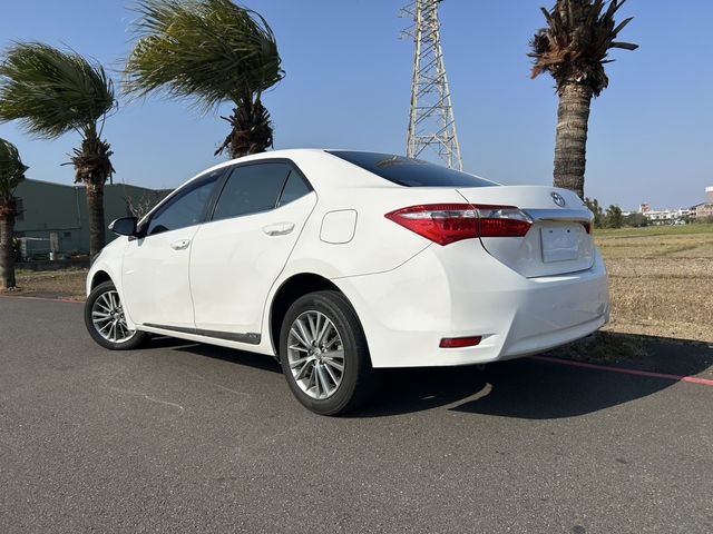 TOYOTA豐田 ALTIS  第3張相片