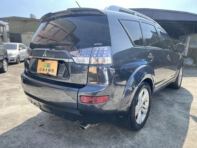 MITSUBISHI三菱 OUTLANDER  第4張相片