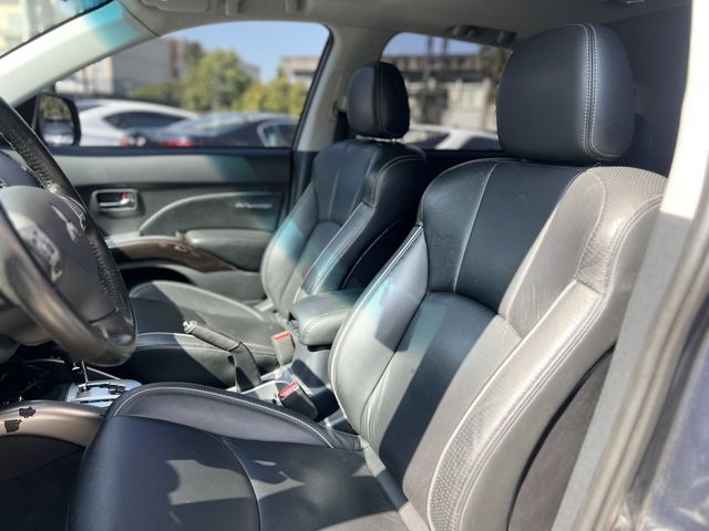 MITSUBISHI三菱 OUTLANDER  第7張相片