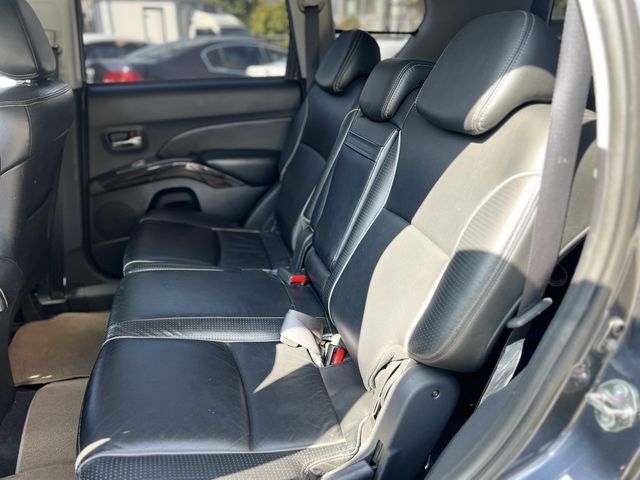 MITSUBISHI三菱 OUTLANDER  第8張相片