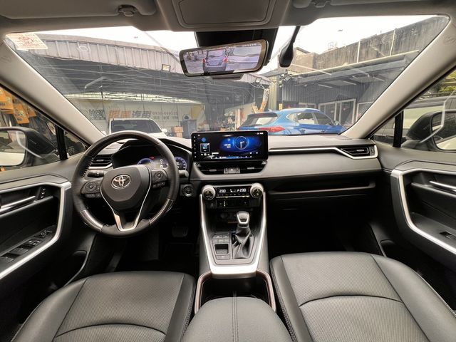 TOYOTA豐田 RAV4  第6張相片