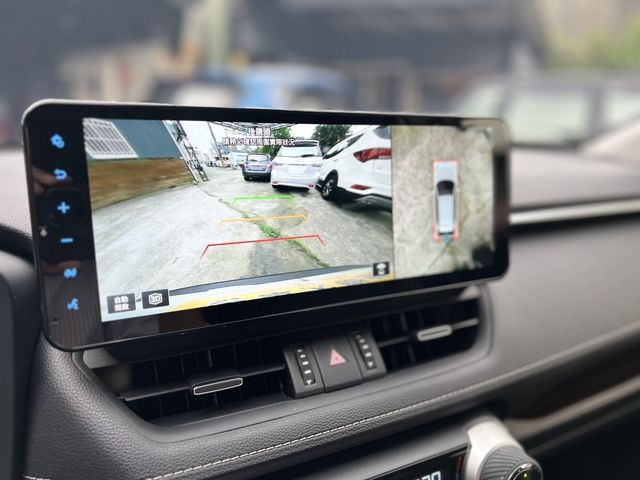 TOYOTA豐田 RAV4  第11張相片