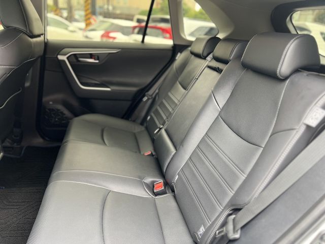 TOYOTA豐田 RAV4  第18張相片