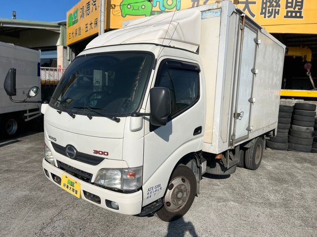 HINO日野 300  第1張相片