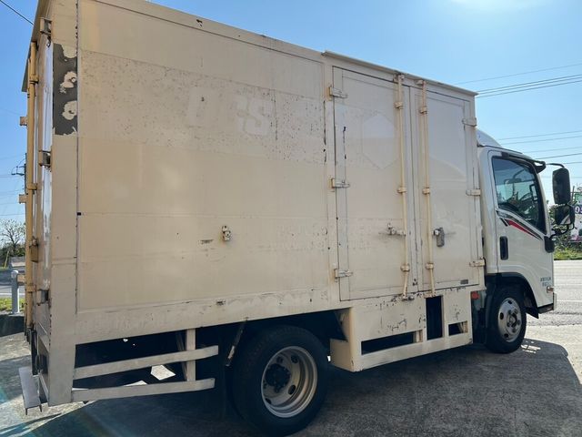 ISUZU五十鈴 NLR  第3張相片