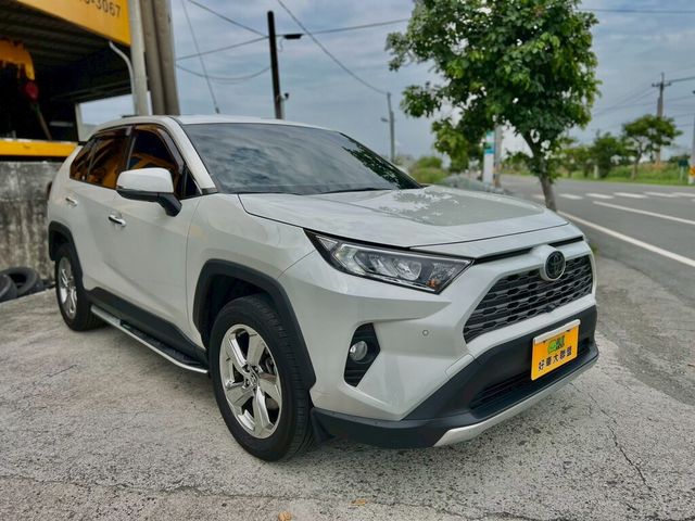 TOYOTA豐田 RAV4  第7張相片