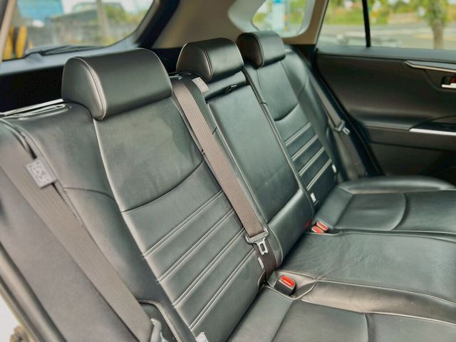 TOYOTA豐田 RAV4  第13張相片