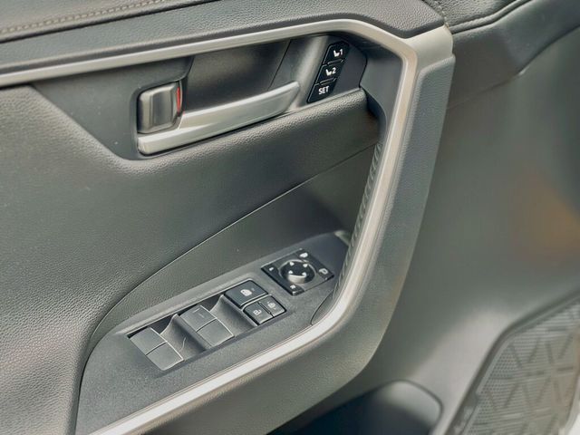 TOYOTA豐田 RAV4  第17張相片