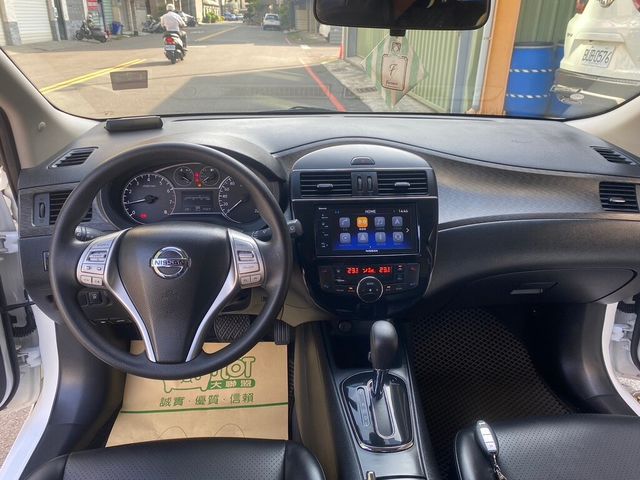 NISSAN日產 TIIDA  第15張相片