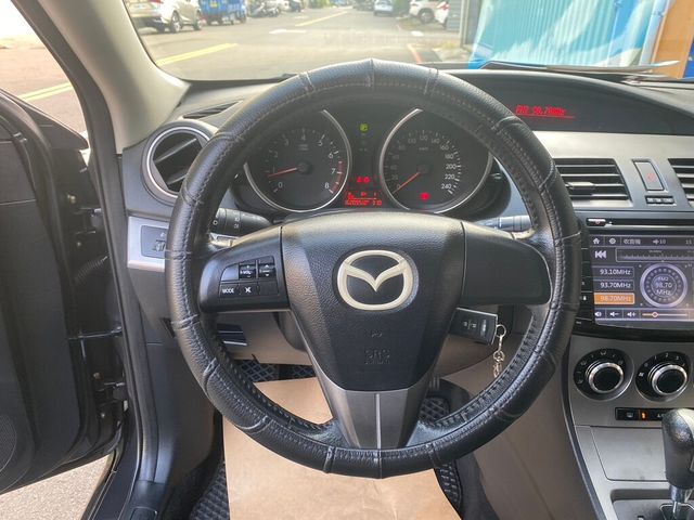 MAZDA馬自達 MAZDA 3  第15張相片