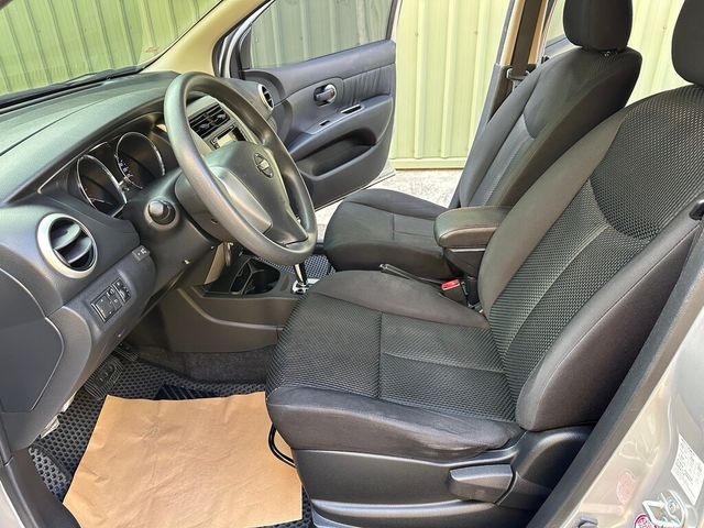 NISSAN日產 LIVINA  第9張相片
