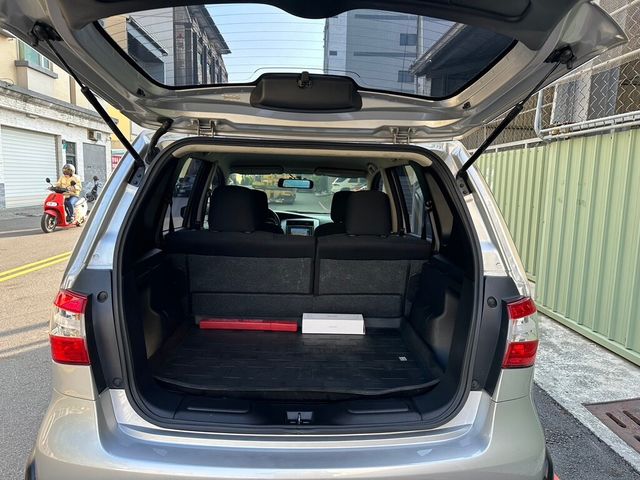 NISSAN日產 LIVINA  第13張相片