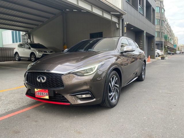 INFINITI無限 Q30  第1張相片