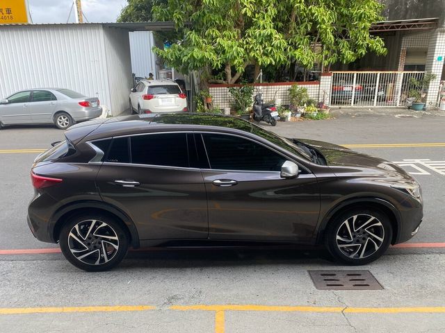 INFINITI無限 Q30  第7張相片