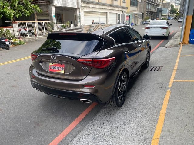 INFINITI無限 Q30  第9張相片