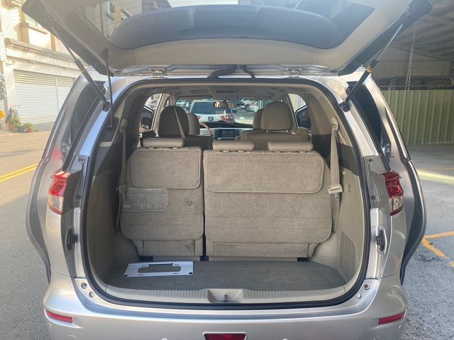 TOYOTA豐田 PREVIA  第25張相片