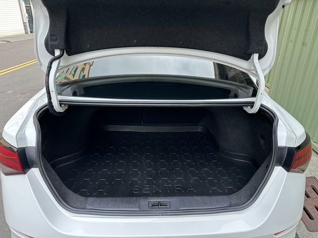NISSAN日產 SENTRA  第13張相片