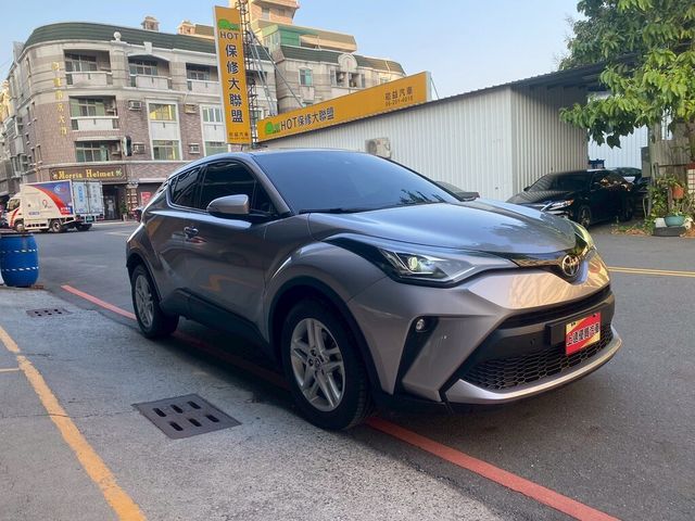 TOYOTA豐田 C-HR  第3張相片