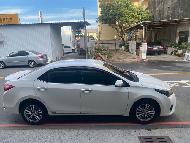 TOYOTA豐田 ALTIS  第4張相片