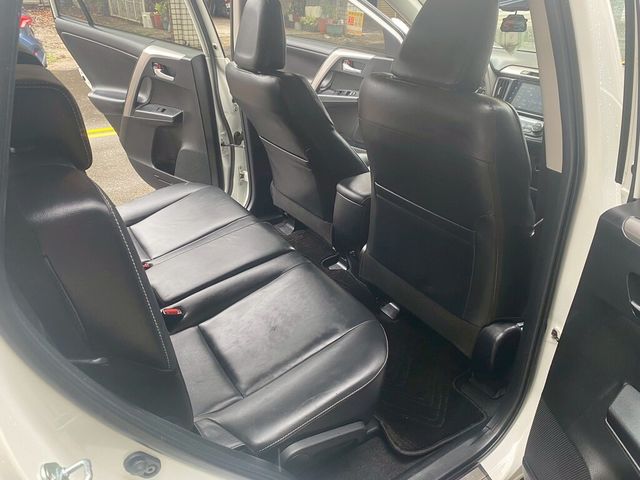 TOYOTA豐田 RAV4  第10張相片