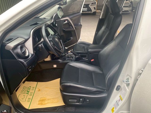 TOYOTA豐田 RAV4  第11張相片