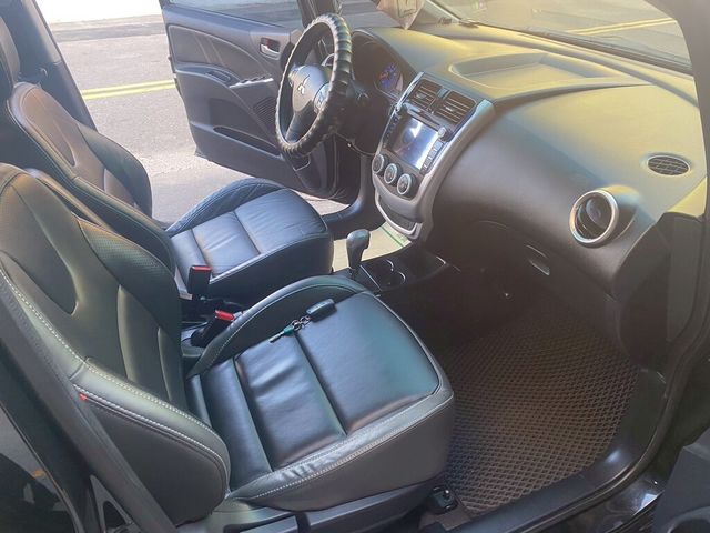 MITSUBISHI三菱 COLT PLUS  第10張相片