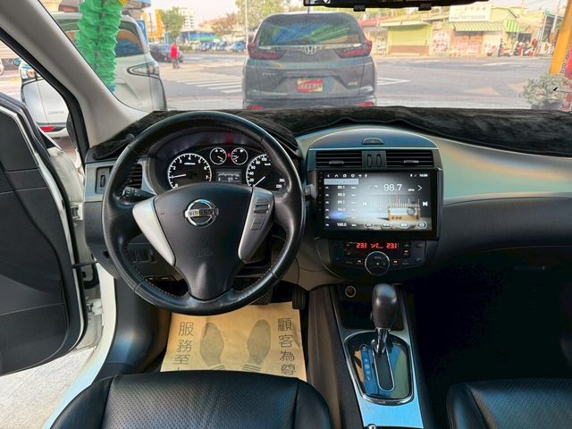 NISSAN日產 TIIDA  第8張相片