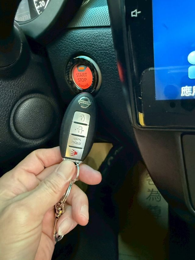 NISSAN日產 TIIDA  第9張相片